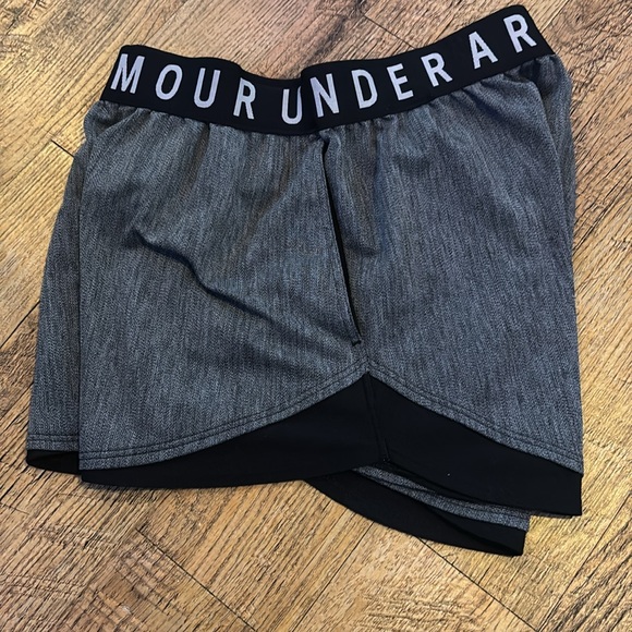 Under Armour Shorts - Picture 3 of 5